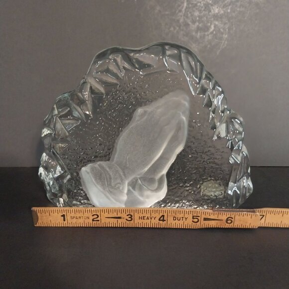 Vintage Viking 1974 Clear And Frosted Praying Hands Figurine With Label - Picture 5 of 5
